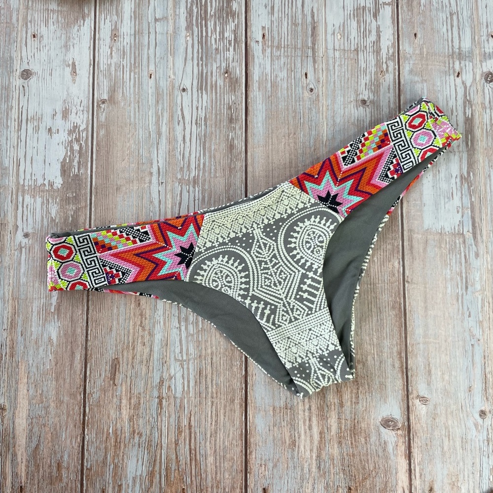 SOLD! Rip Curl Halter Bikini Set - Picture 3 of 15
